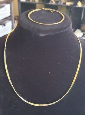 Classic 18in Gold Plated Chain Necklace And Matching Bracelet